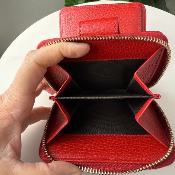 💎✨Authentic Gucci Bi-Fold Wallet Red - Picture 5 of 5